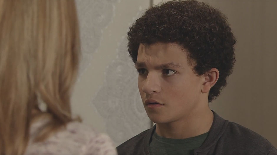 Coronation Street: Simon Barlow gets a shock