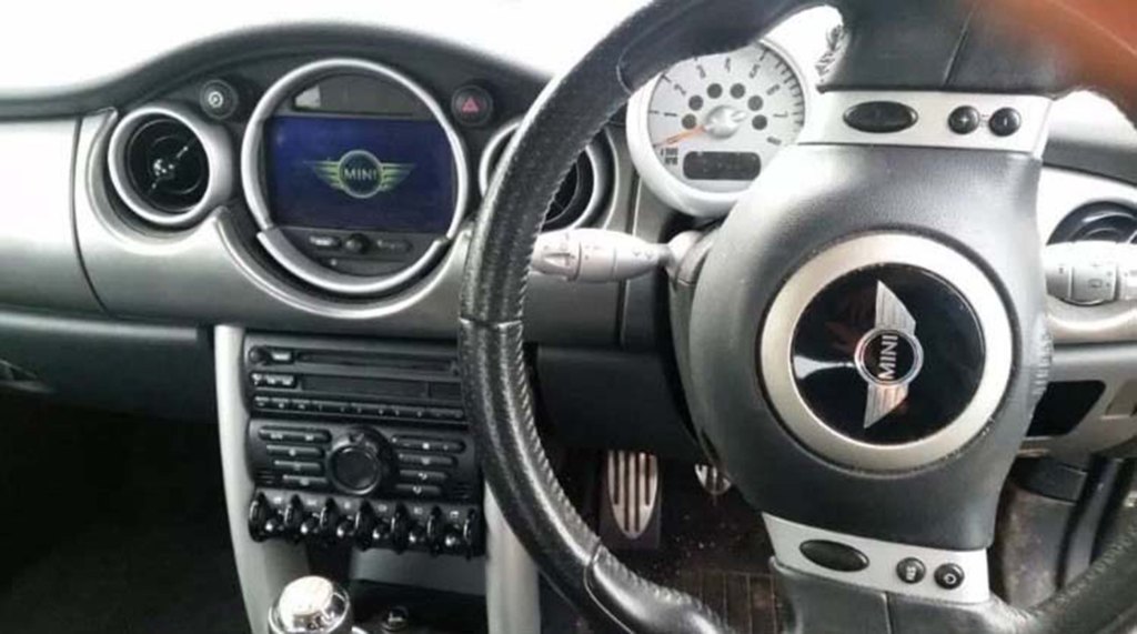 Along with photos of the motor, mum Rachel posted a long history of its faults on auction site eBay