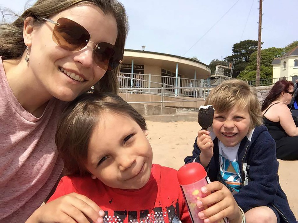MUM SLAMS TERM TIME HOLS HYPOCRISY AS KIDS MISS CLASSES TO WASH CARS TO LINE SCHOOL'S COFFERS