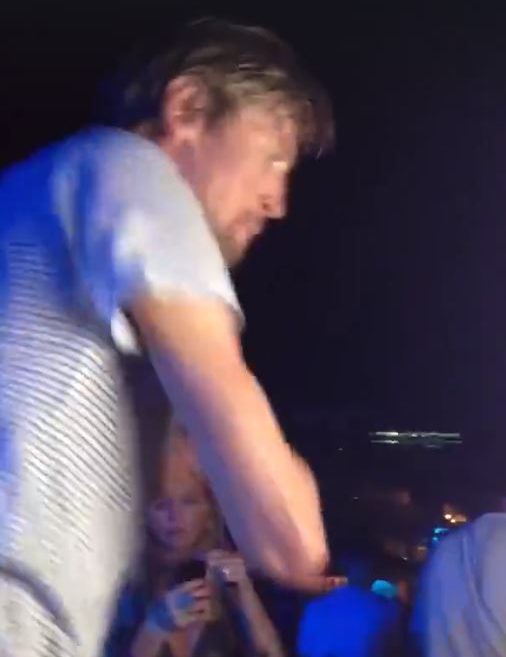 Peter Crouch dancing