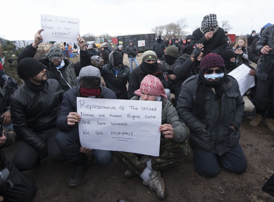 Migrant crisis at Calais camp