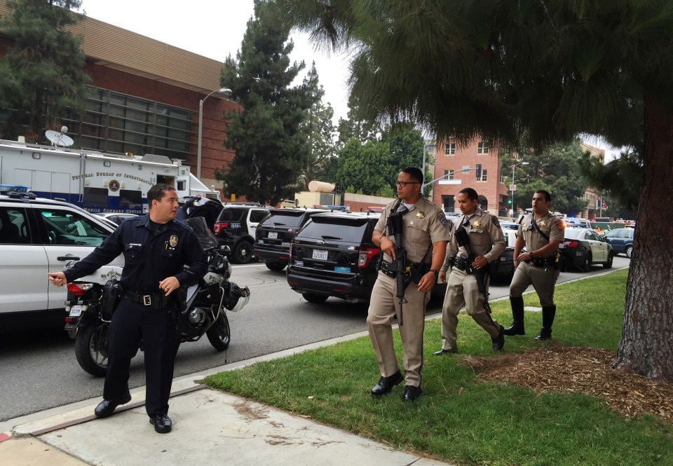 Los Angeles policemen and sheriff deputies collaborated at the scene