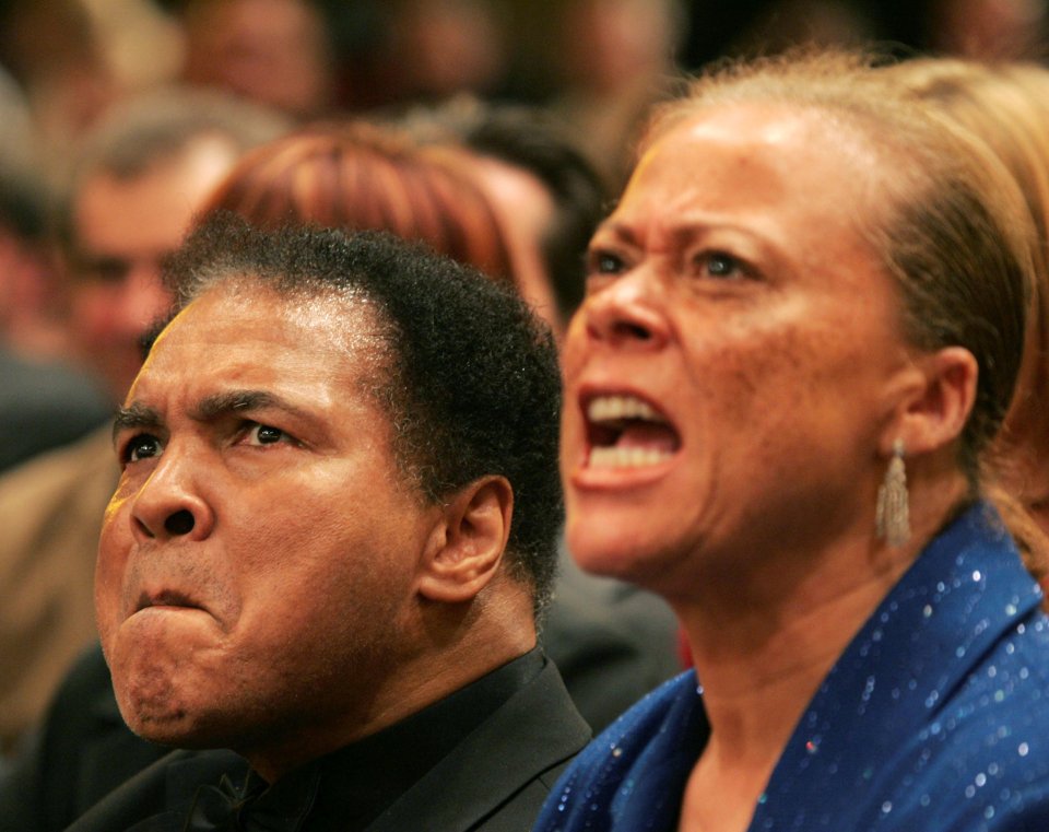 of US boxing great Muhammad Ali following the super-middleweight fight of his daughter Laila in Berlin