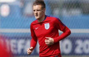 Jamie Vardy told to snub Arsenal by Foxes pals Kasper Schmeichel, Wes Morgan and Robert Huth