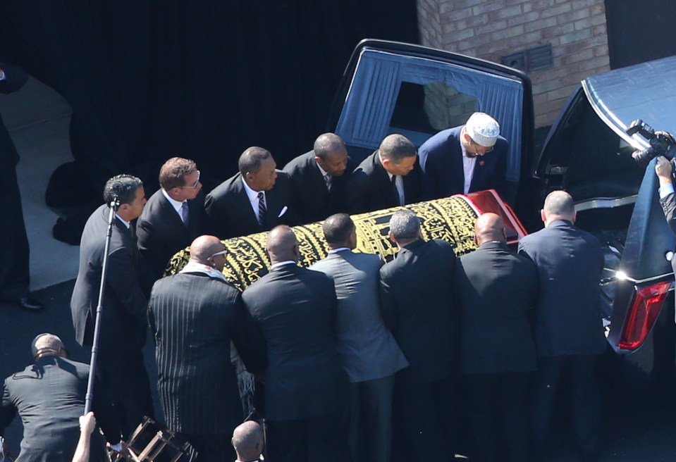 Muhammad Ali Funeral - Pool bearers including Will smith and Lenox Lewis lift Muhammad Ali's coffin into the hearse