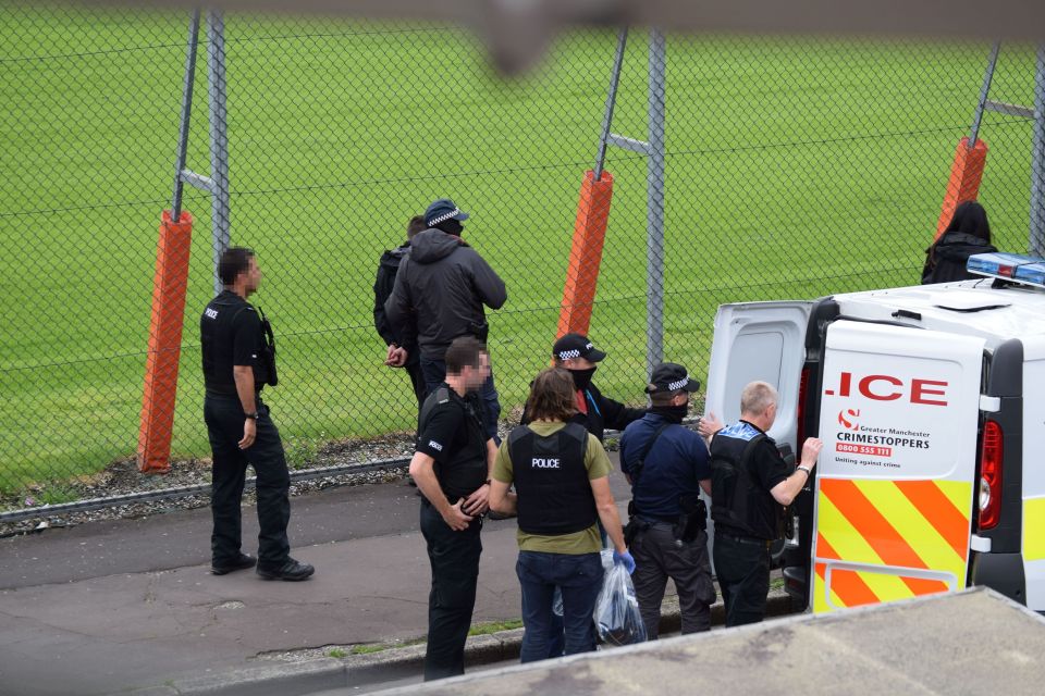 Police say no-one was injured, but that there are now five men in custody on suspicion of conspiracy to commit robbery 