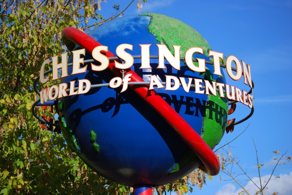 Entrance globe sign, Chessington World of Adventures Theme Park, Chessington, Surrey, UK England. Image shot 2007. Exact date unknown.
