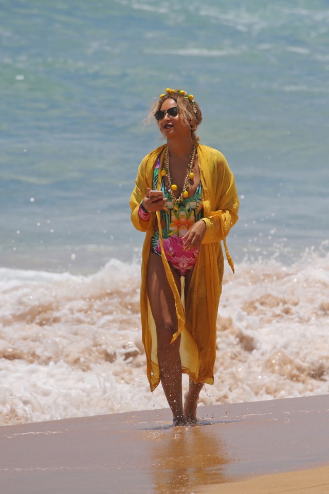 Beyoncé wore a crown of lemons which was perhaps a reference to her album Lemonade 