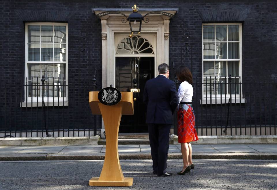 Cameron resigns