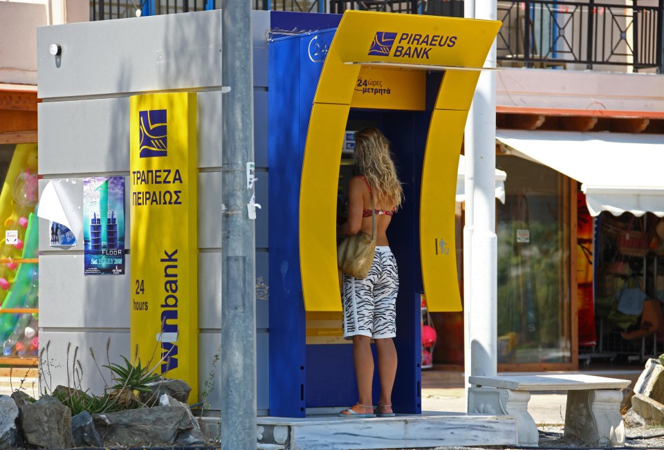 Holidaymakers are struggling to exchange their cash in Greece
