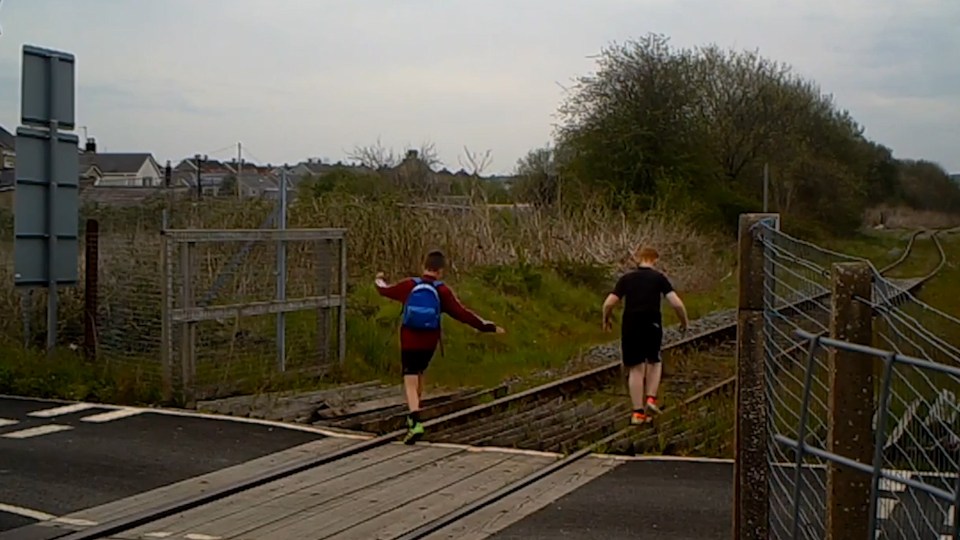 British Transport Police release shocking video to warn people to stay off tracks.00_00_20_10.Still004