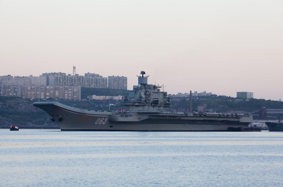 Heavy aircraft-carrying cruiser "Admiral Kuznetsov"