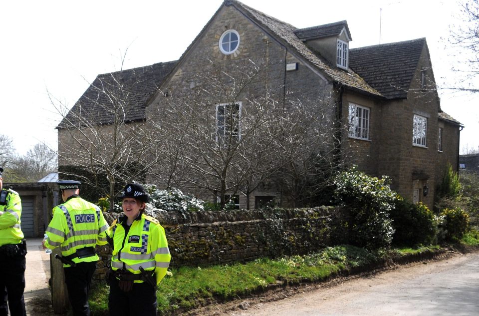 Fathers for Justice Protest in Witney, Oxon, Britain - 10 Apr 2010