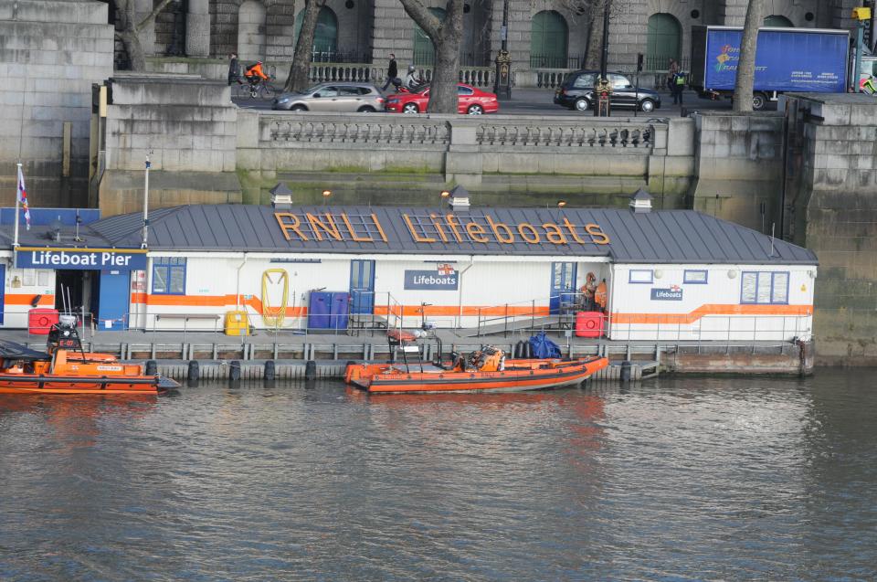 RNLI on Thames.