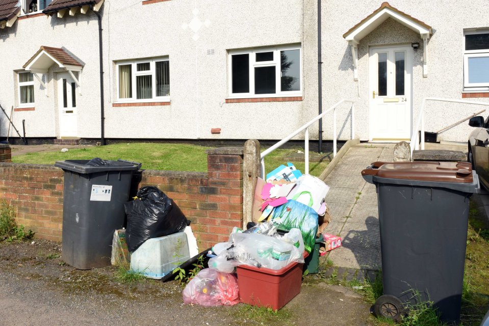 BIN LORRY CANT FIT DOWN STREET