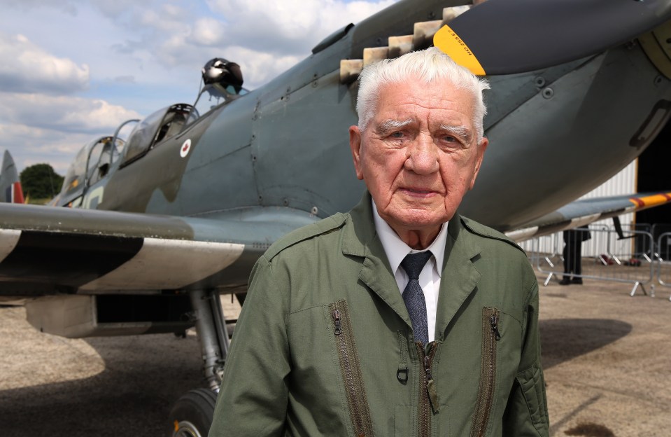 Czech Air Force veteran flies spitfire