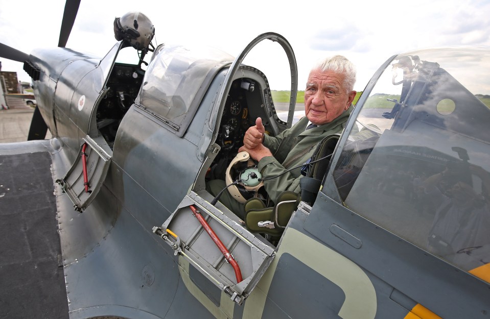 Czech Air Force veteran flies spitfire