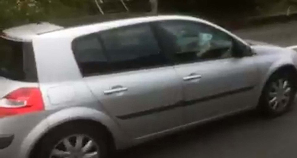 WOMAN READS ELECTRIC BILL ON M5