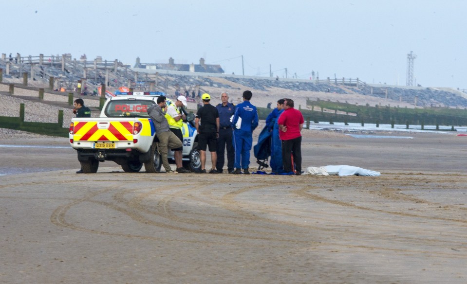 FAMEFLYNET - Body Found In Camber Sands Where Teenage Male Went Missing