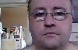 Sick messages sent by hospital porter to fake schoolgirl who was a paedophile vigilante