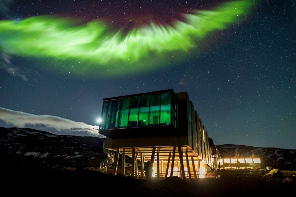 You can enjoy the bucket-list spectacle of the Northern Lights from this cosy vantage point, which offers a heated outdoor pool for guests to unwind in