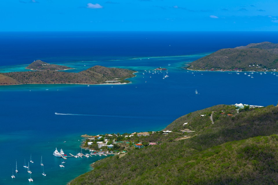 CPPD1T Virgin Gorda, British Virgin Islands, Caribbean: Elevated view of the turquoise North Sound and Leverick Bay from Fanny hill