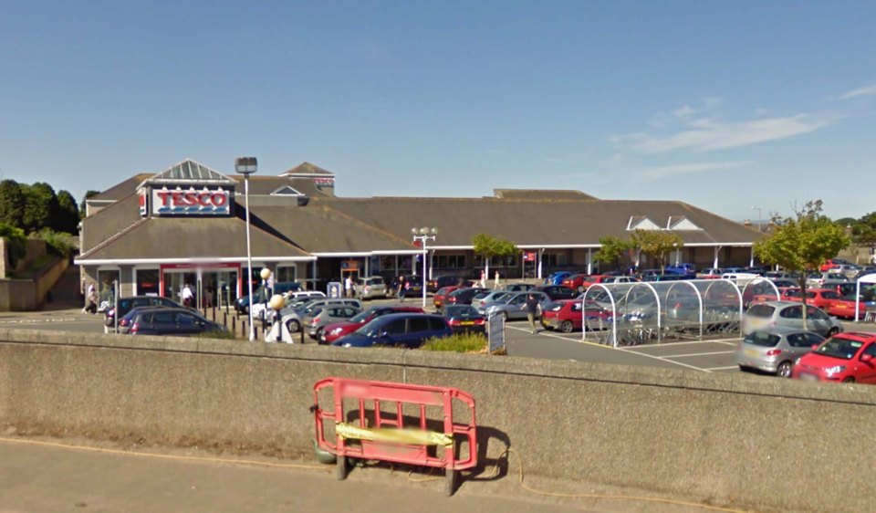 Tesco says its staff member was 'helpful and courteous' to Lizzy