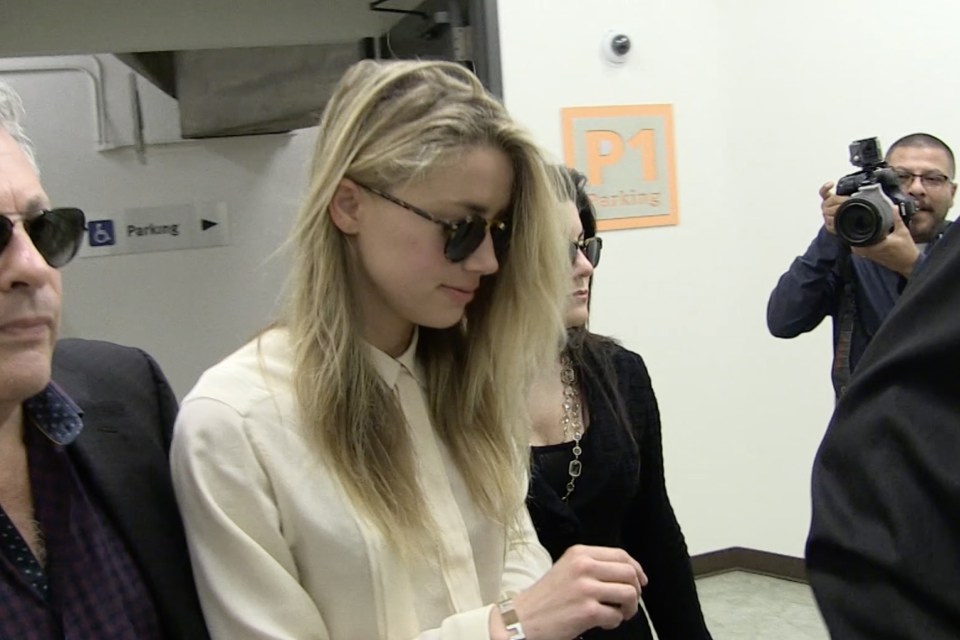 Star signed things for people waiting outside 