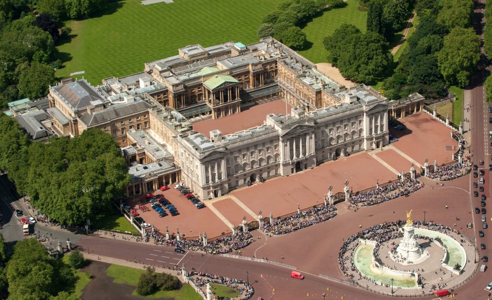Security breach at Buckingham Palace