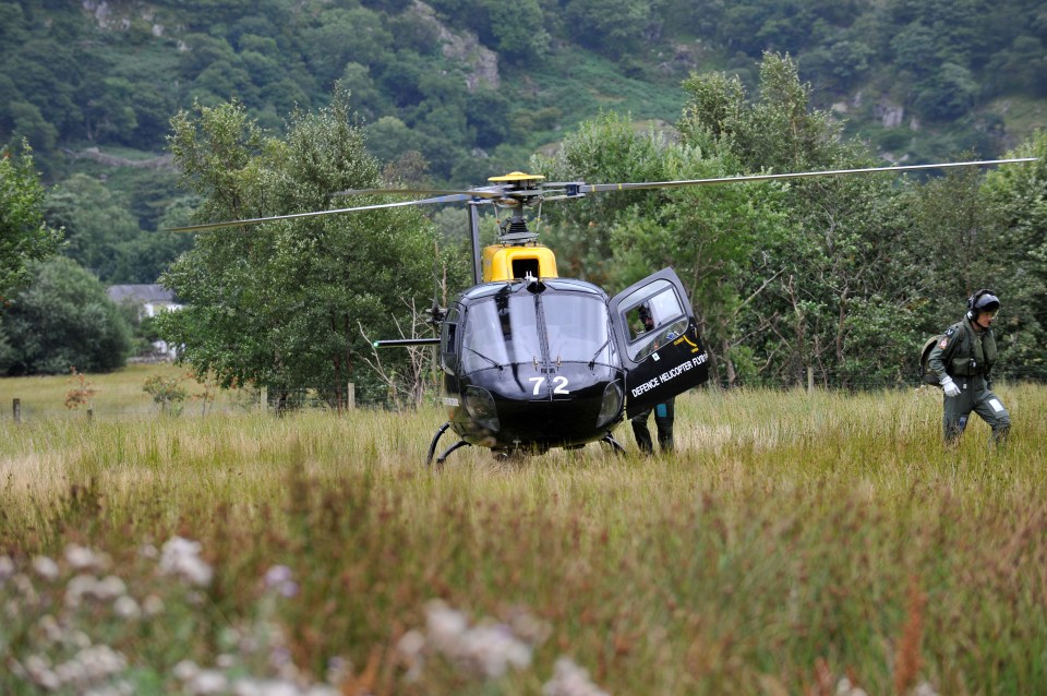 The rescue team disembark the copter