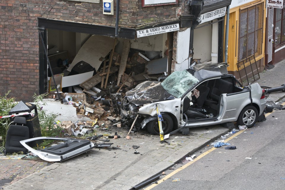 The devastating scene of the car crash in Luton
