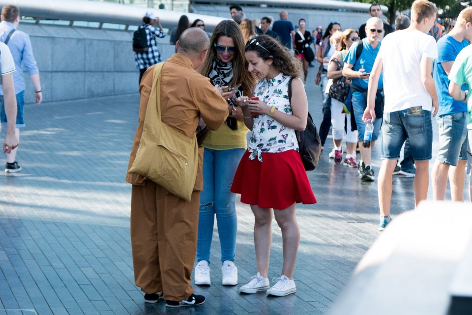 Fake monks in London
