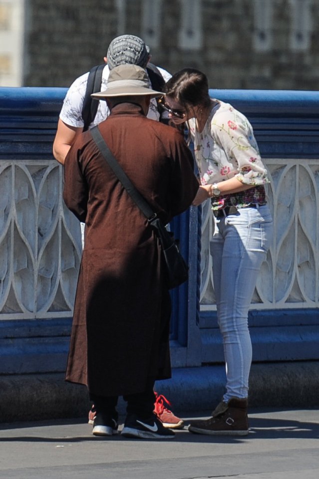 Fake monks in London