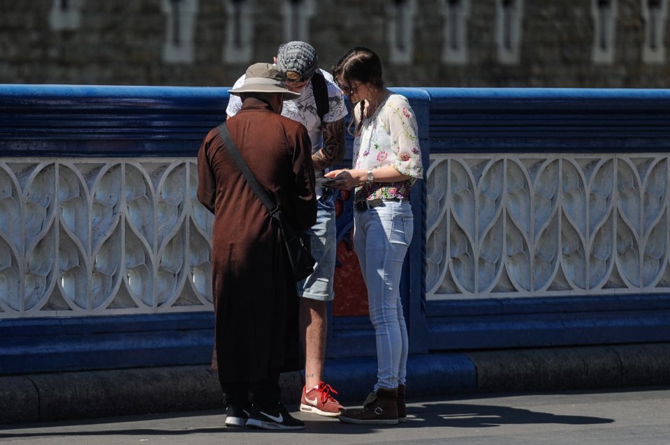 Fake monks in London