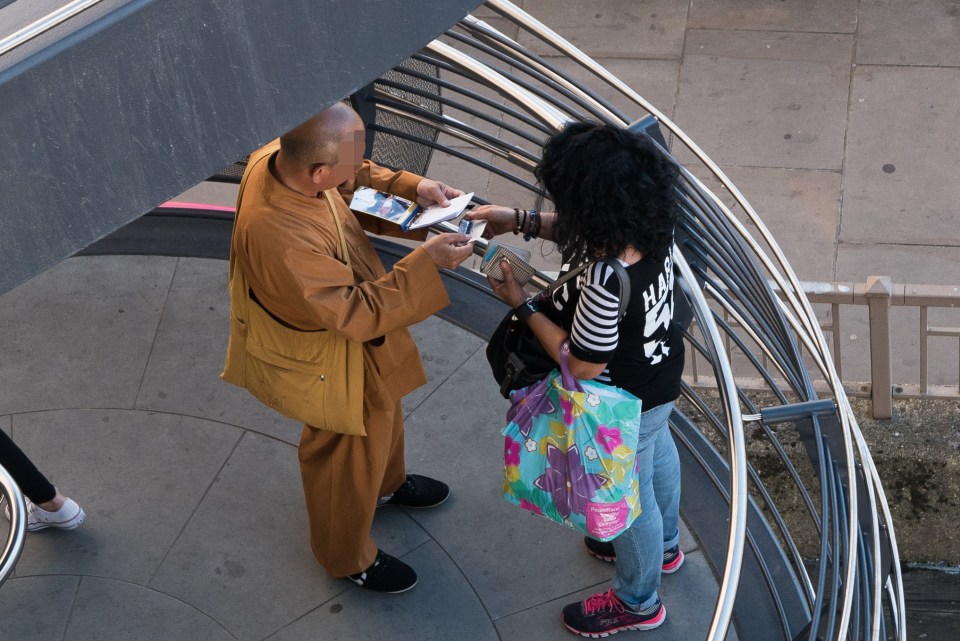 Fake monks in London