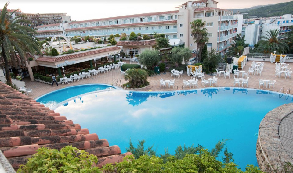 A BRITISH schoolboy has died in hospital four days after being saved from drowning in his holiday hotel pool in Guitart Central Park Resort & Spa Hotel, Lloret de Mar in Spain. Vall d¿Hebron Hospital sources in Barcelona confirmed overnight he had l