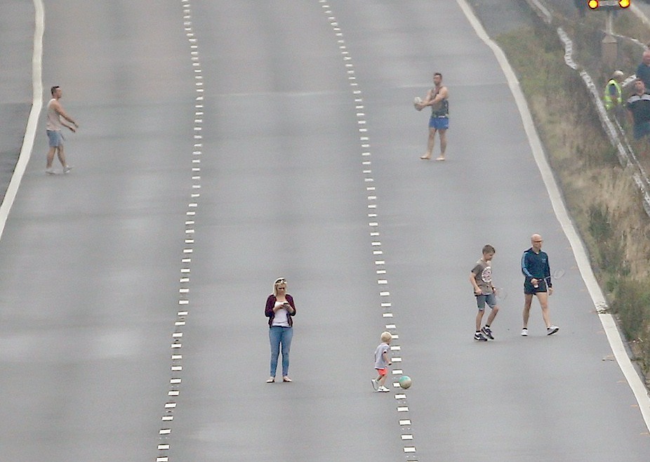 FAMEFLYNET - Thousands Of Cars Caravans And Lorries Were Stuck On The M5 in Somerset