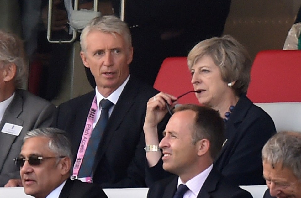 British Prime Minister Theresa May (cent