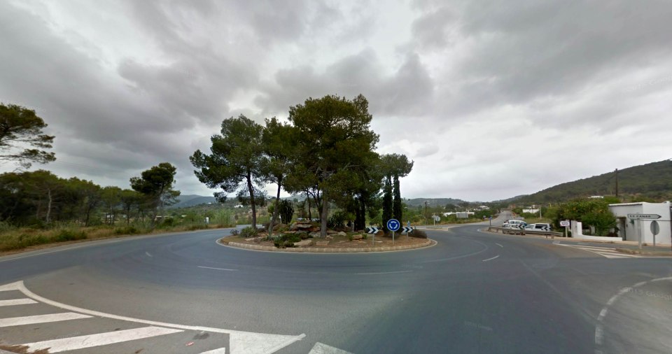 Road approaching the roundabout where the British woman's naked body was found