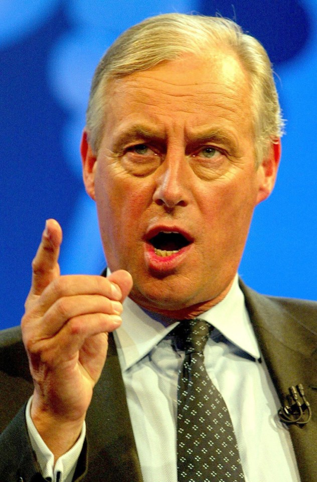 An insider says Vaz wants to 'do a Tim Yeo' 