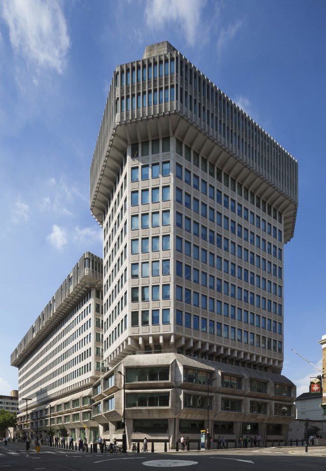 A Ministry of Justice report showed a 400% increase in attacks on staff from 2000-2015
