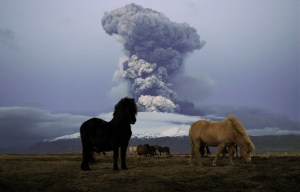 Millions of Brit holidaymakers face travel chaos after warning Icelandic volcano is set to blow‏