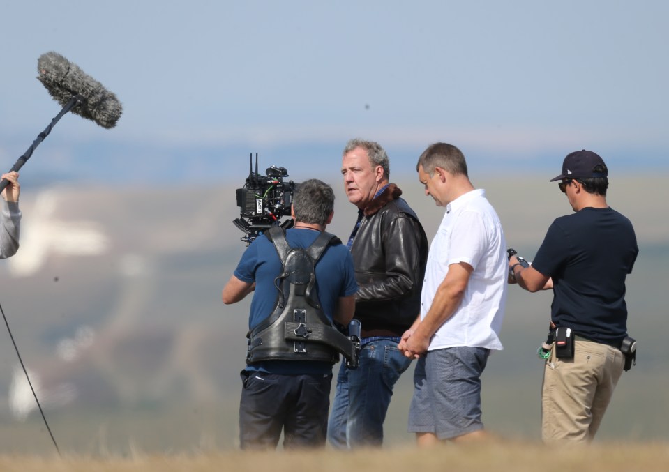 FAMEFLYNET - Exclusive: Jeremy Clarkson Seen Flouting The Rules Again