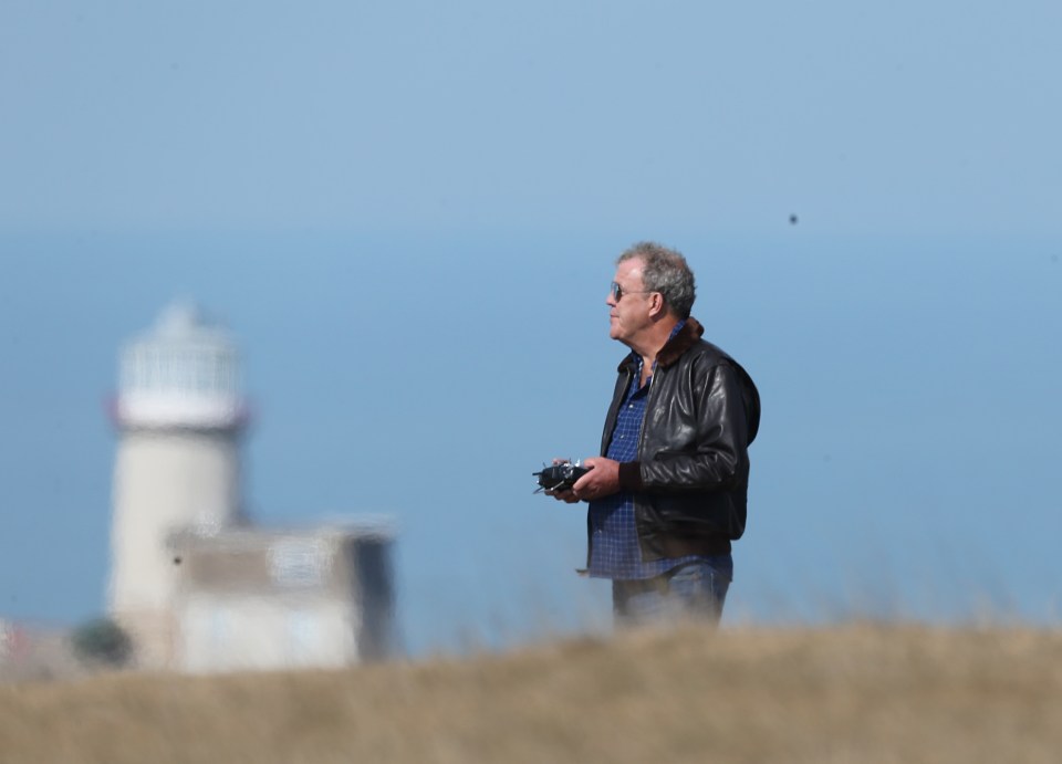 FAMEFLYNET - Exclusive: Jeremy Clarkson Seen Flouting The Rules Again