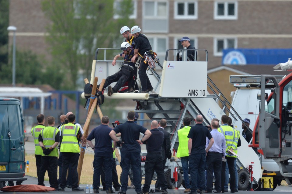 The final demonstrators have now been removed from the runway by police