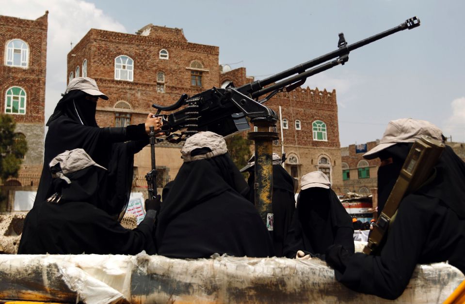 Yemeni female fighters supporting the Sh