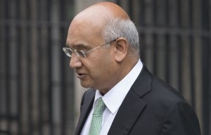 Keith Vaz faces new investigation after failing to declare 'freebie hotel rooms given by millionaire'