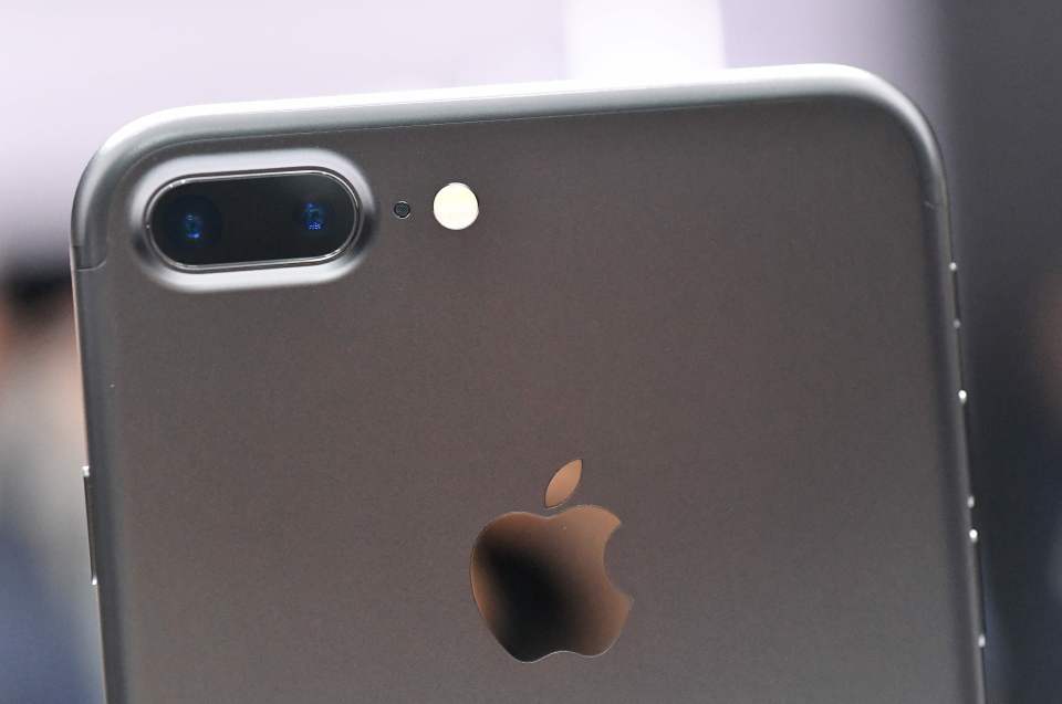 A closeup view of the iPhone 7 Plus' dua