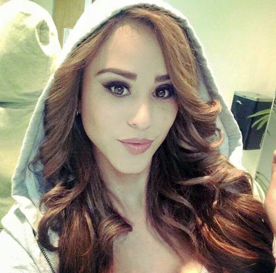 The brunette also regularly shares photo's of her work outs