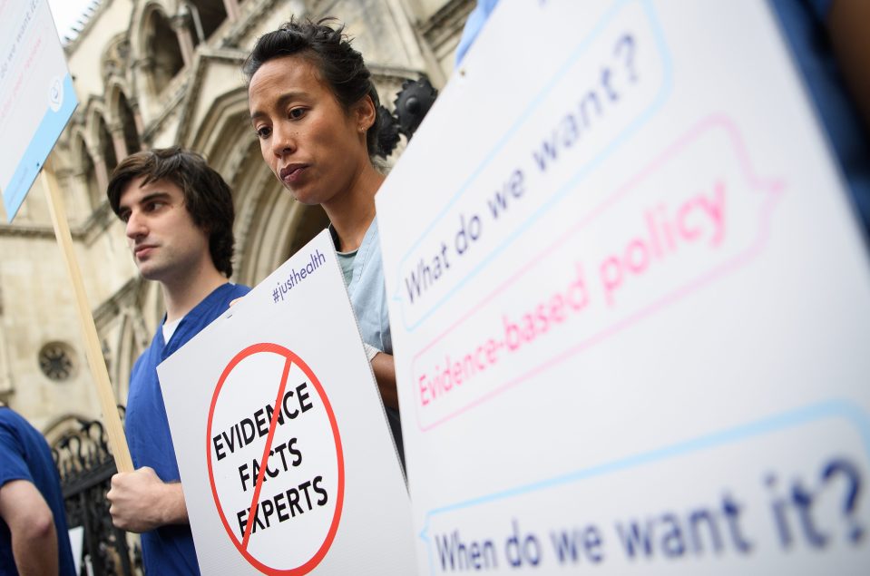 Jeremy Hunt's Seven Day Contract Challenged By Junior Doctor's